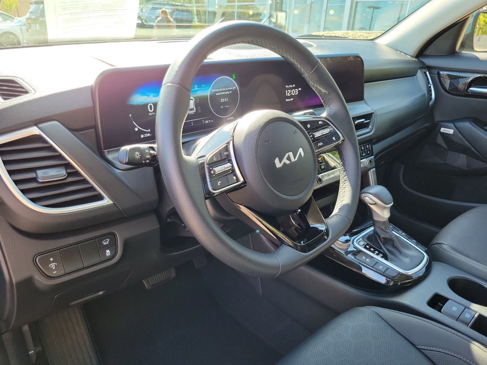 Certified 2024 Kia Seltos SX w/ SX Sunroof Package AWD/4WD image 11