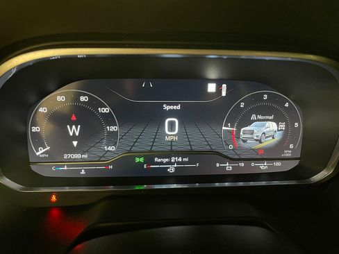 Used 2023 GMC Yukon SLT w/ SLT Premium Package image 34