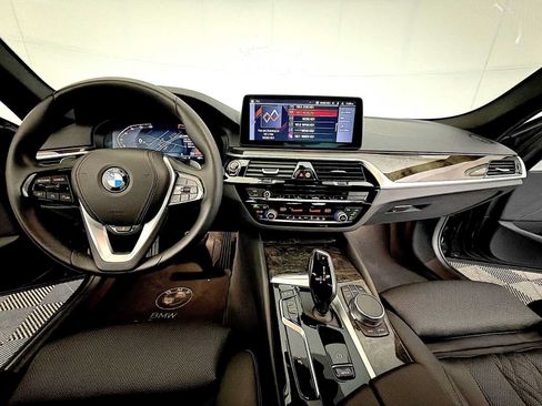 Certified 2023 BMW 530i xDrive w/ Convenience Package AWD/4WD image 14