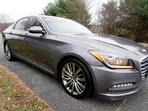 Used 2015 Hyundai Genesis 5.0 image 11
