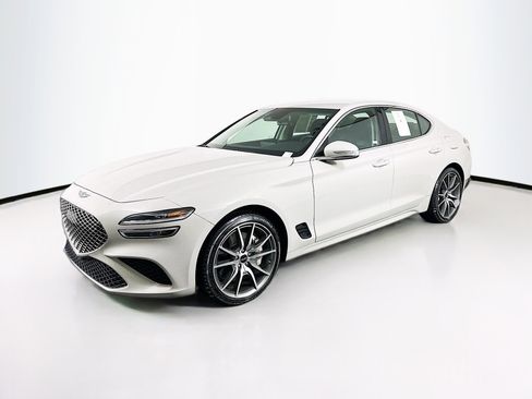 Used 2025 Genesis G70 2.5T image 3