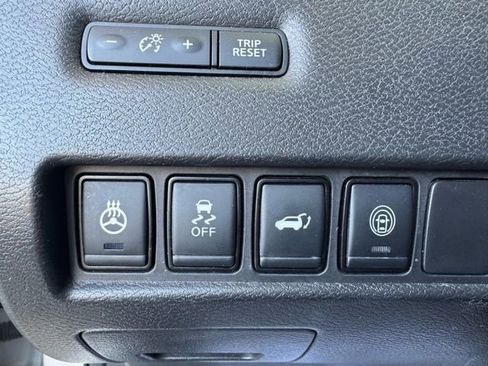 Used 2023 Nissan Murano SL w/ SL Moonroof Package image 17