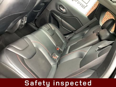 Used 2022 Jeep Cherokee Trailhawk w/ Sun & Sound Group image 11