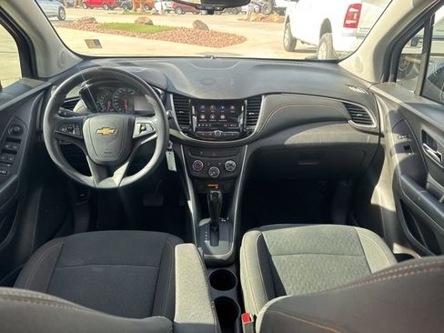 Used 2021 Chevrolet Trax LS w/ Tint and Cruise Package image 11