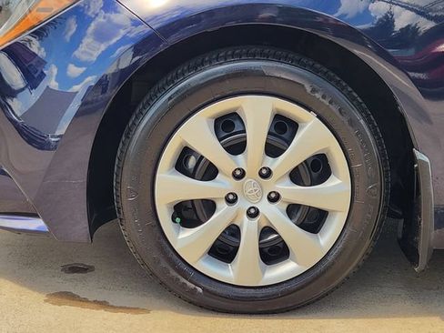 Used 2025 Toyota Corolla LE FWD image 7