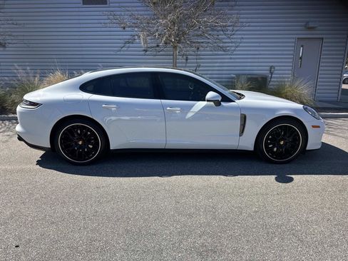 Used 2023 Porsche Panamera 4 Platinum Edition image 5