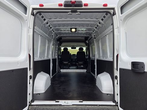 New 2026 RAM ProMaster 2500 w/ Convenience Group image 24