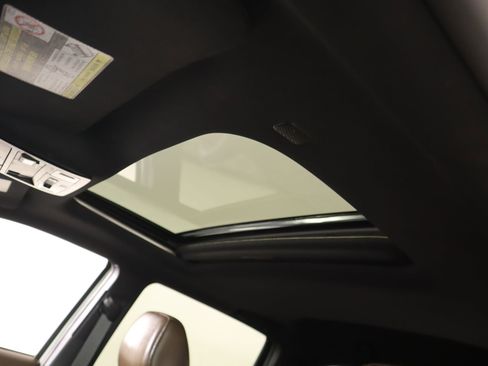 Used 2021 Toyota Tacoma Limited image 17