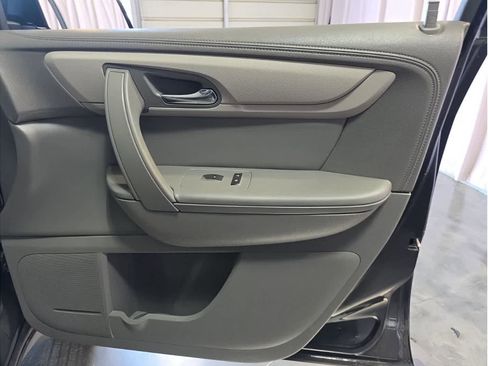 Used 2016 Chevrolet Traverse LT image 14