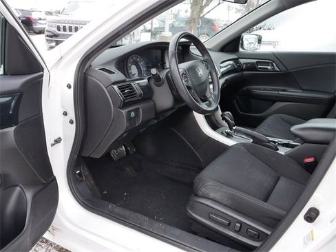 Used 2015 Honda Accord Sport image 12