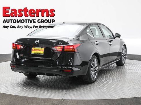 Used 2024 Nissan Altima 2.5 SV image 5