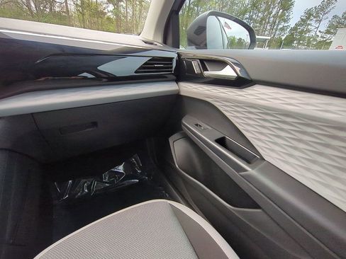 Used 2022 Volkswagen Taos S image 17