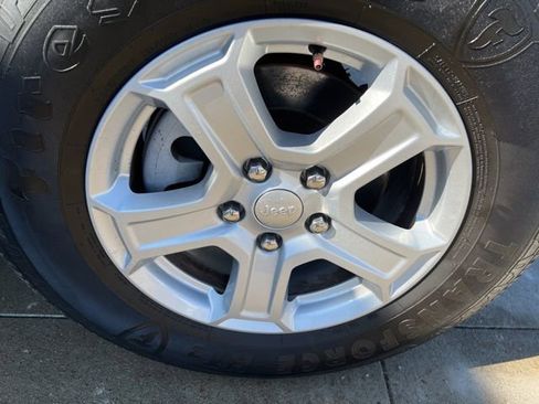 Certified 2018 Jeep Wrangler Unlimited Sport S image 8