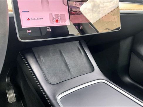 Used 2022 Tesla Model Y Long Range AWD/4WD image 23