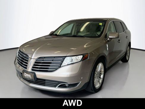 Used 2019 Lincoln MKT AWD image 4