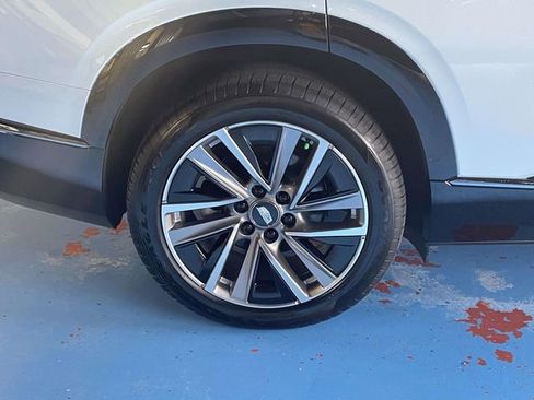 Used 2026 Cadillac Vistiq Sport image 9