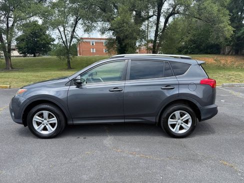 Used 2013 Toyota RAV4 XLE FWD image 8