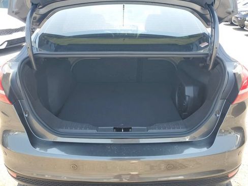 Used 2016 Ford Focus Titanium FWD image 25