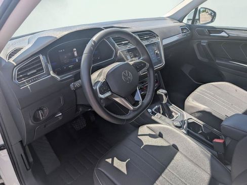 Used 2022 Volkswagen Tiguan SE AWD/4WD image 8