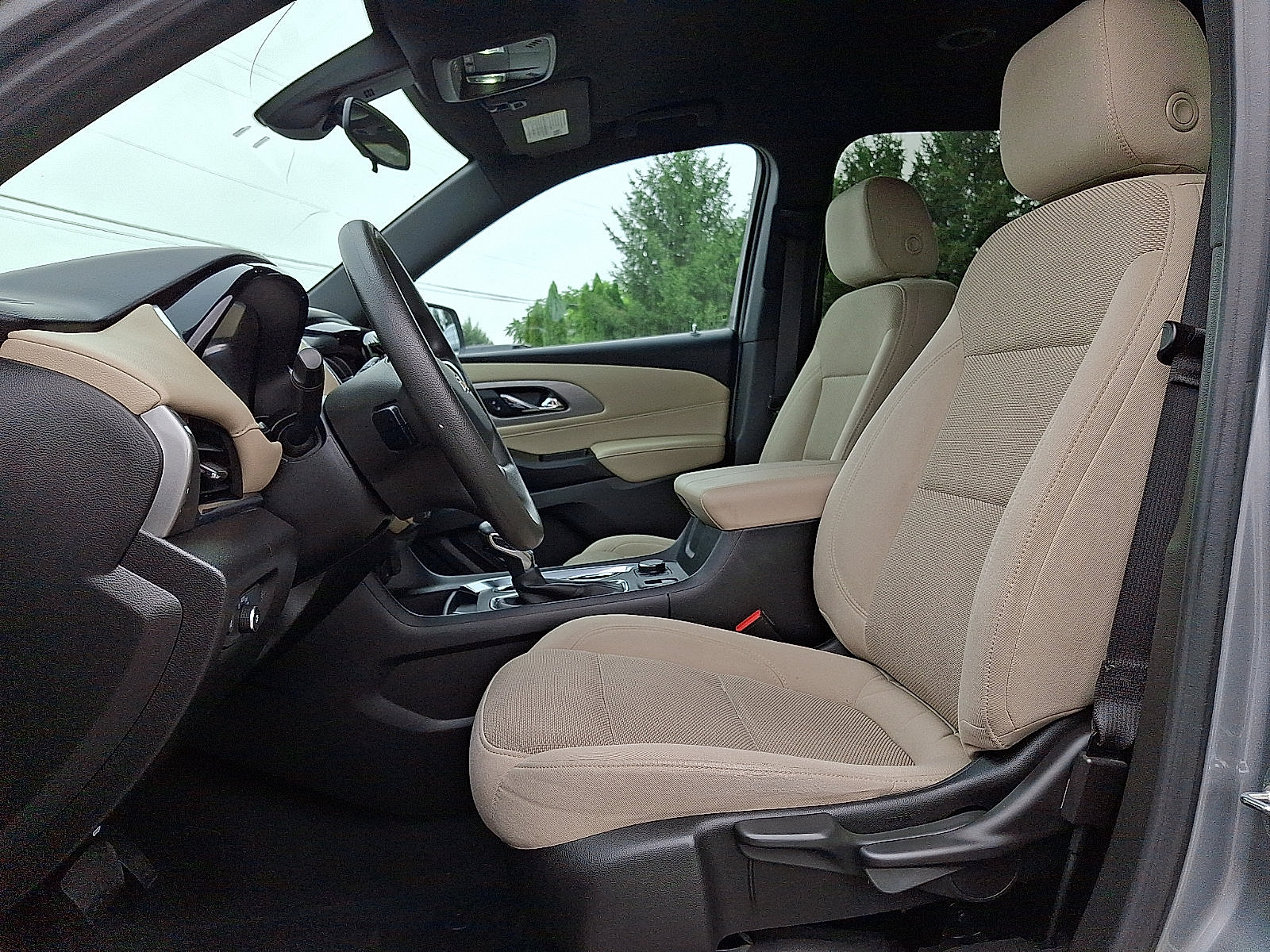 Used 2023 Chevrolet Traverse LS w/ Safety Package FWD image 14