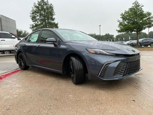 New 2026 Toyota Camry SE FWD image 4