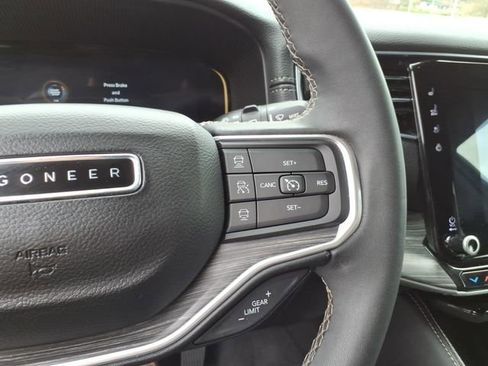 Used 2024 Jeep Wagoneer L Series II w/ Flexible Seating Group AWD/4WD image 25