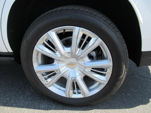 Certified 2024 Chevrolet Tahoe High Country w/ Advanced Technology Package AWD/4WD image 8