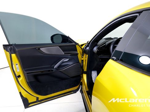 Used 2024 Ferrari Purosangue image 10