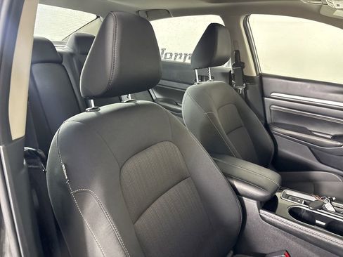 Used 2023 Nissan Altima 2.5 SV w/ SV Premium Package image 28