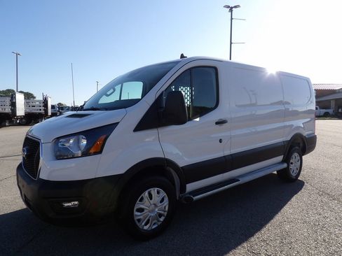 Used 2025 Ford Transit 250 Low Roof w/ Exterior Upgrade Package RWD image 3