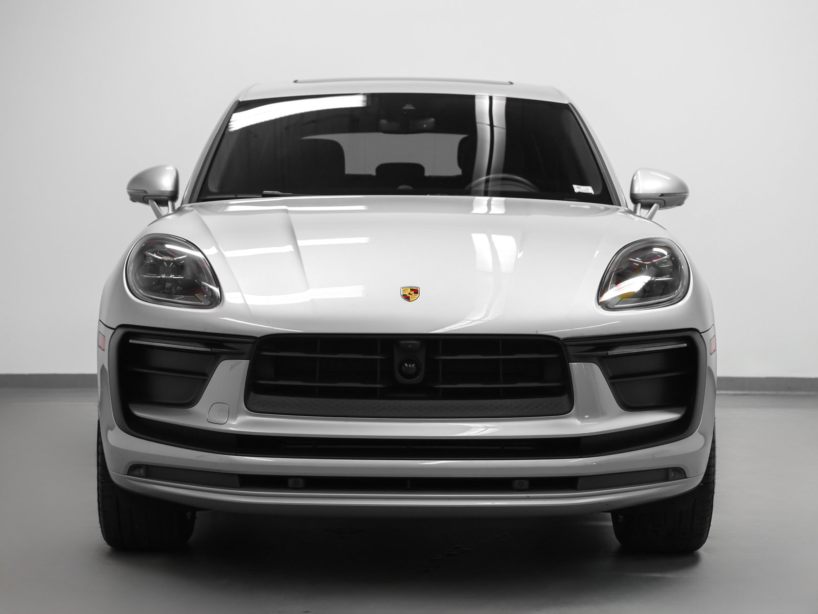 Certified 2023 Porsche Macan AWD/4WD image 8