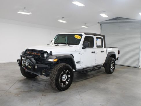 Used 2021 Jeep Gladiator Sport image 4