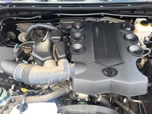 Used 2012 Toyota FJ Cruiser 4WD w/ Upgrade Pkg image 11
