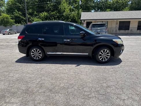 Used 2014 Nissan Pathfinder SL w/ Cargo Package FWD image 10