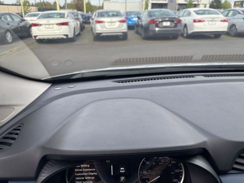 Used 2025 Nissan Versa SV FWD image 32