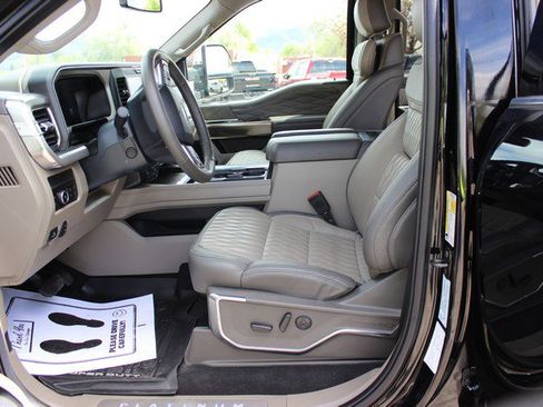 Used 2025 Ford F350 Platinum w/ Platinum Plus Package image 10