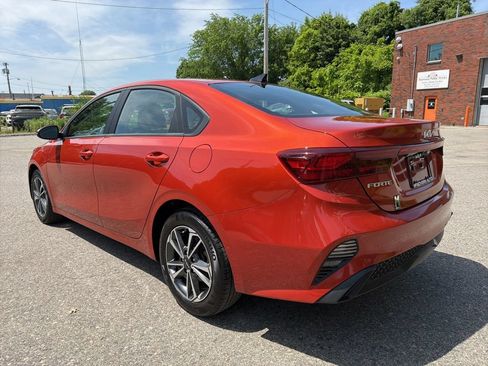 Certified 2023 Kia Forte LXS w/ LXS Technology Package FWD image 3