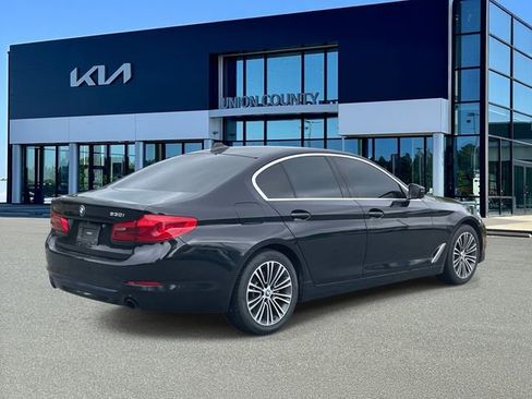 Used 2019 BMW 530i xDrive AWD/4WD image 10