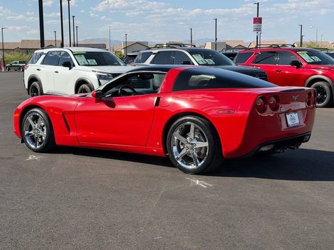Used 2007 Chevrolet Corvette Coupe w/ Preferred Equipment Group RWD image 3