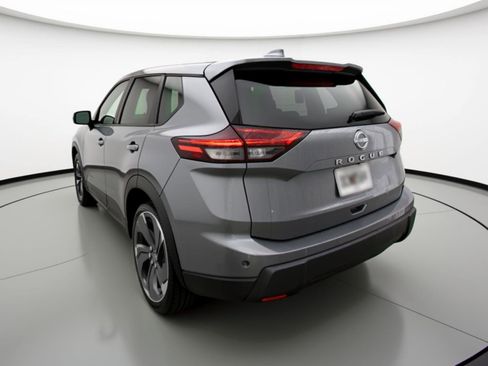 Used 2025 Nissan Rogue SV image 6