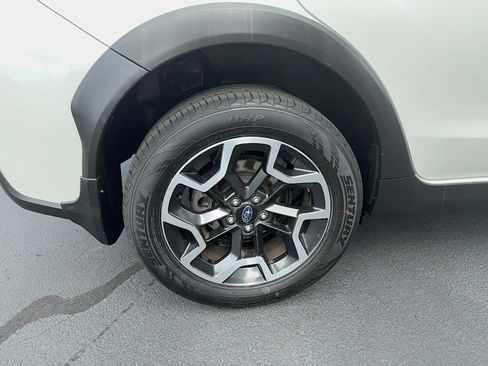 Used 2017 Subaru Crosstrek 2.0i Premium AWD/4WD image 8