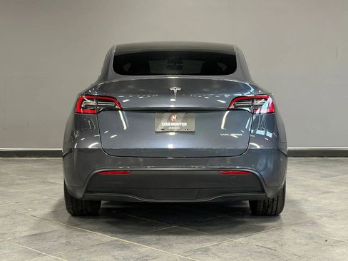 Used 2021 Tesla Model Y Long Range image 6