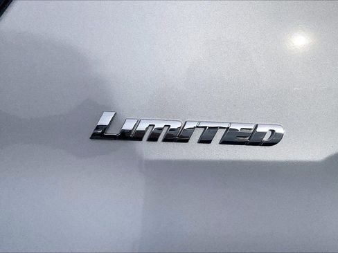 Used 2020 Toyota 4Runner 4WD image 8