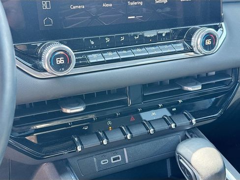 Used 2024 GMC Canyon Elevation w/ Elevation Premium Package image 18