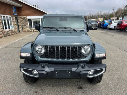 New 2026 Jeep Gladiator Sport AWD/4WD image 2