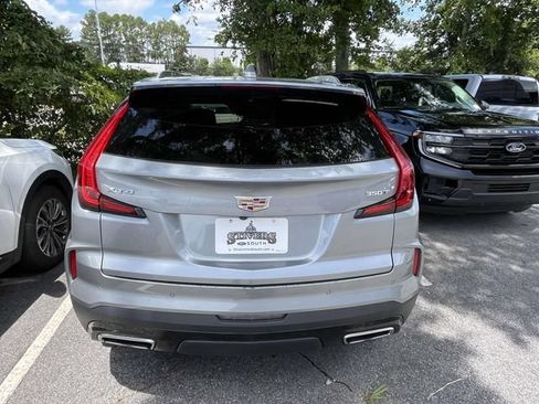 Used 2024 Cadillac XT4 Premium Luxury FWD image 5