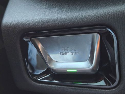 Used 2025 GMC Yukon Denali w/ Sun & Power Step Package image 22