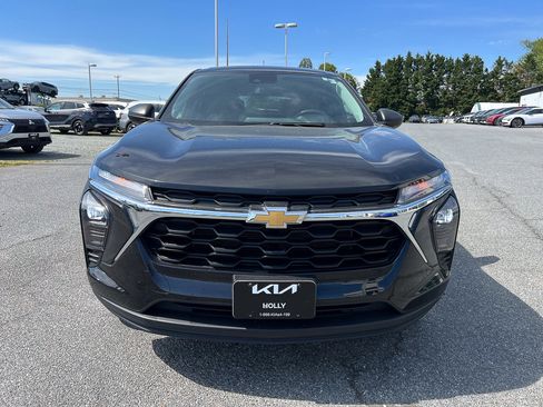 Used 2024 Chevrolet Trax LS FWD image 10
