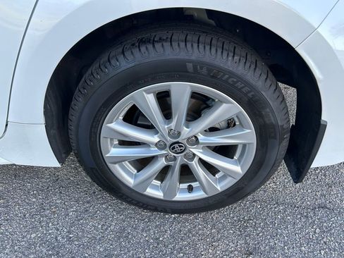 Used 2024 Toyota Corolla LE w/ LE Convenience Package FWD image 9