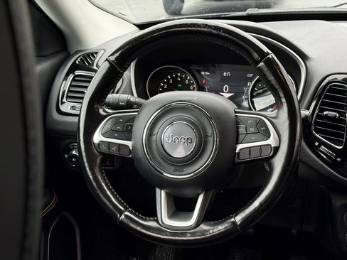 Used 2020 Jeep Compass Limited image 18